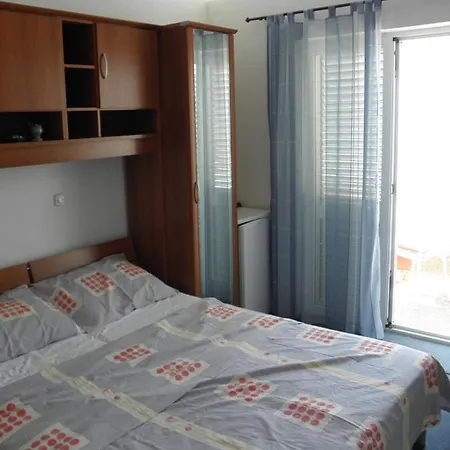 In With Sea View, Balcony, Air Conditioning, Wi-fi Gostinjska kuća